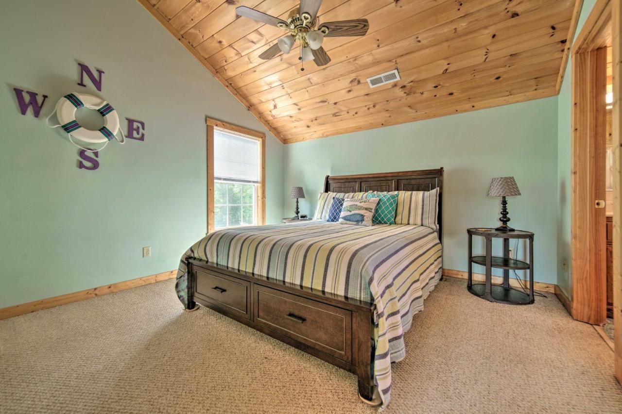 Sevierville Lake House With Deck And Foosball Table! Luaran gambar