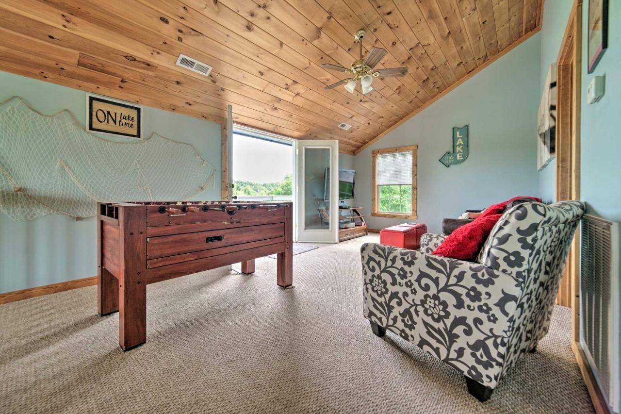Sevierville Lake House With Deck And Foosball Table! Luaran gambar