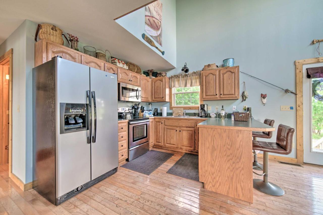 Sevierville Lake House With Deck And Foosball Table! Luaran gambar