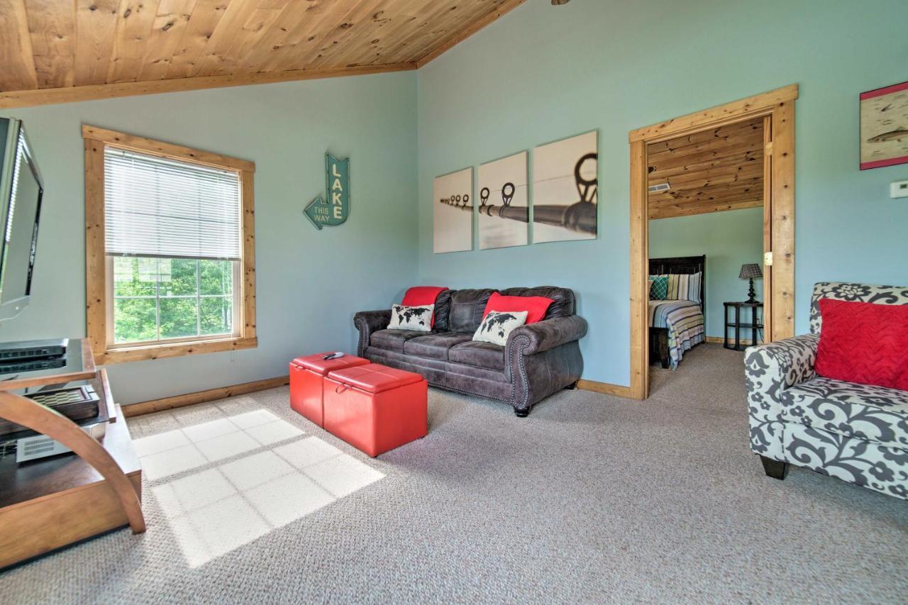 Sevierville Lake House With Deck And Foosball Table! Luaran gambar