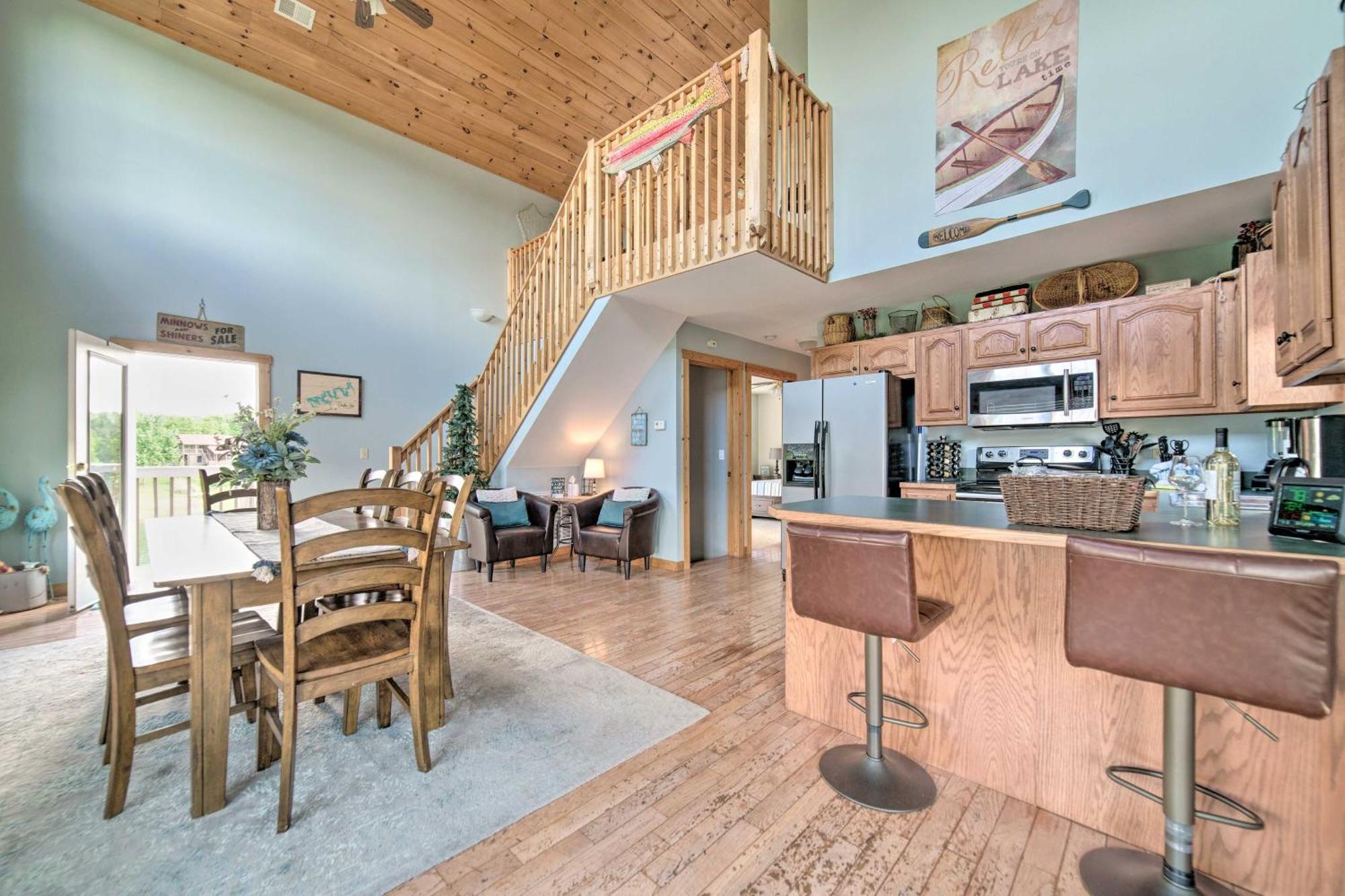 Sevierville Lake House With Deck And Foosball Table! Luaran gambar